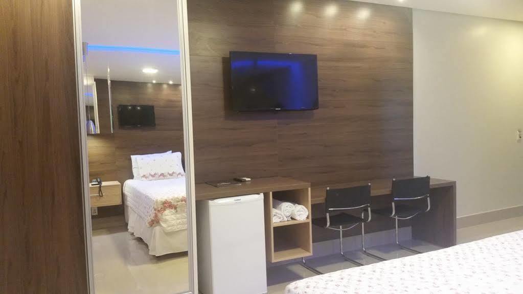 Kamur Plaza Hotel ゴイアネージア エクステリア 写真